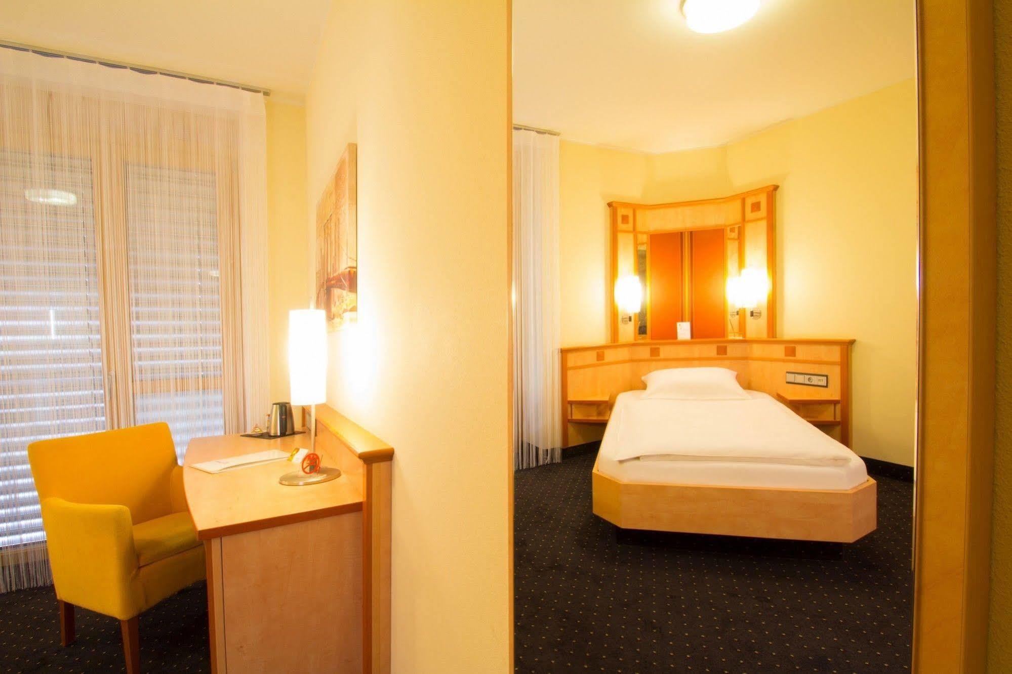 Hotel Rio Karlsruhe Ngoại thất bức ảnh